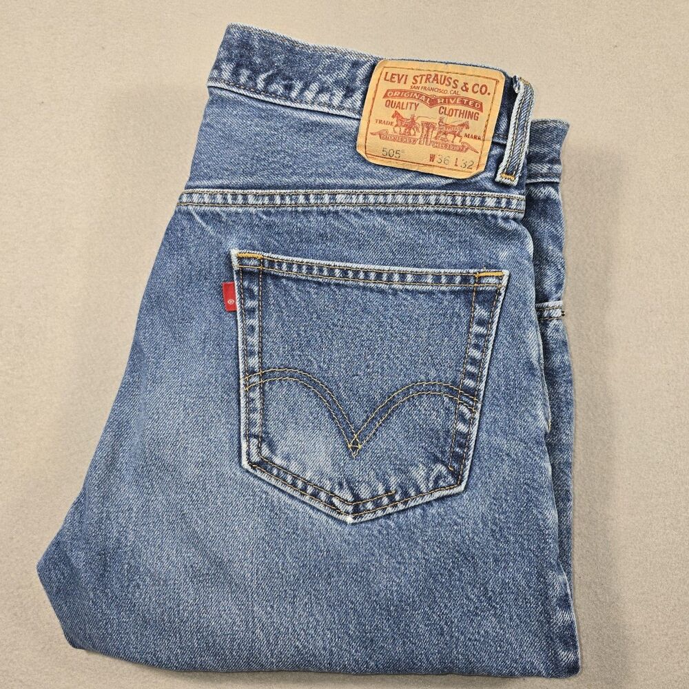 Levi's 505 Jeans Mens Size 36x32 Blue Denim Regular Fit Straight Leg 100% Cotton